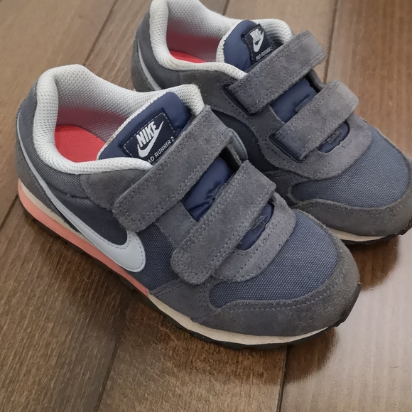 Nike MD Runner 2 Psv - boys size Eur 28 - Picture 2 of 15